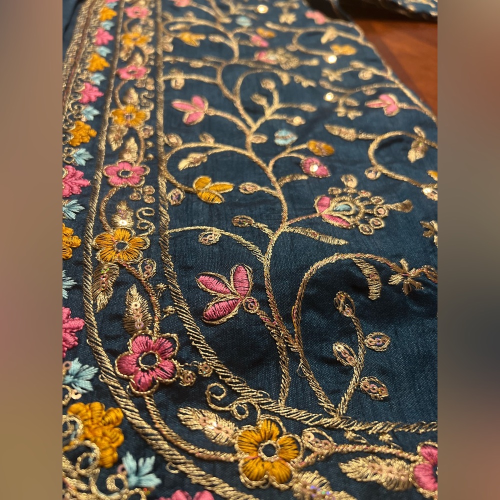 Ready to wear sari with jacket/ koti. Indian Ethnic wear - Picture 4 of 12